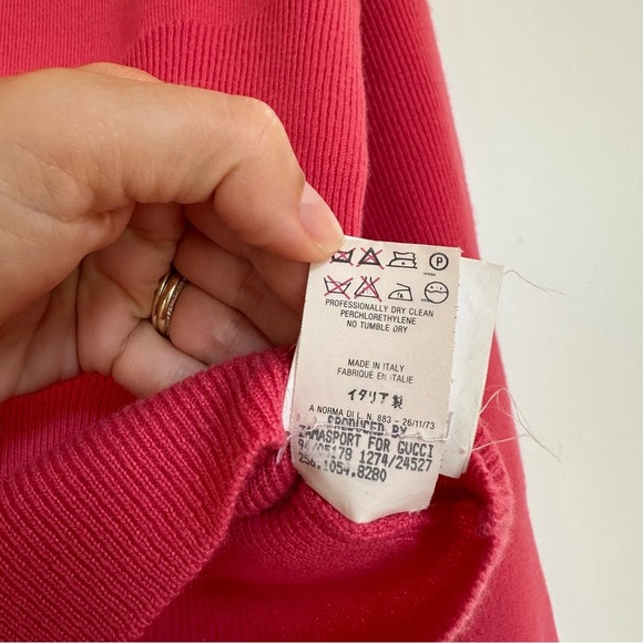 GUCCI Hot Pink 100% Cashmere Turtleneck/Cowl Neck Sweater Size Medium - Picture 7 of 14